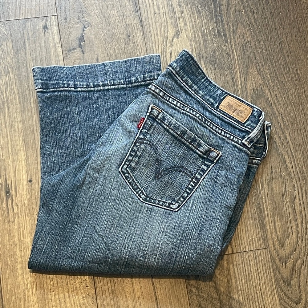 Levis 545 Womens Blue Denim Capri Jeans Size 6 Medium Wash Stretch Cropped Pants
